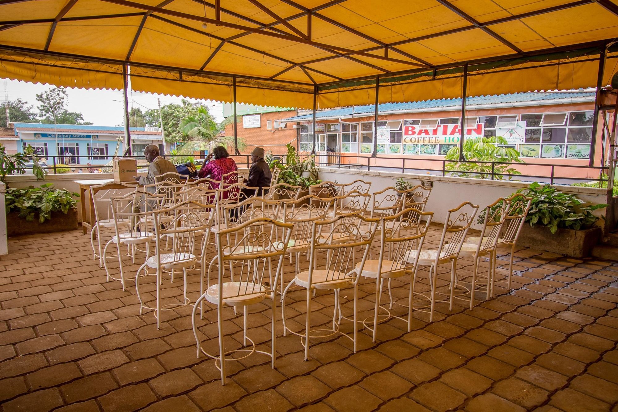 Meru Safari Hotel Exterior photo